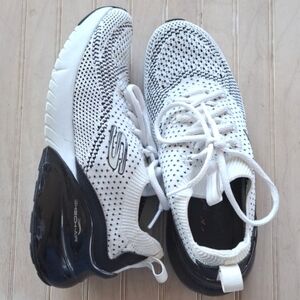 Skechers Women's Skech-Air Stratus Chunky Heel Athletic Stretch Knit Sneakers